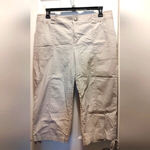 Avenue crop cotton spandex pants.